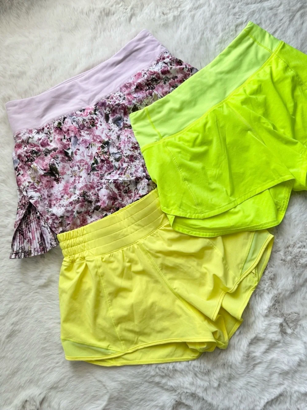 Lululemon Hotty Hot Shorts floral pleated skirt Bundle – Lot of 3 Women’s Size 4